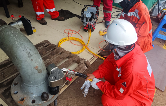 WREN Hydraulics | On-Site Training for Hydraulic Torque Wrench